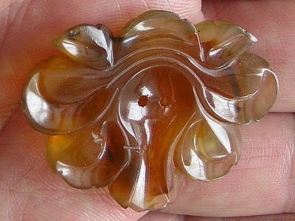 Agate grooved flower – (8868)